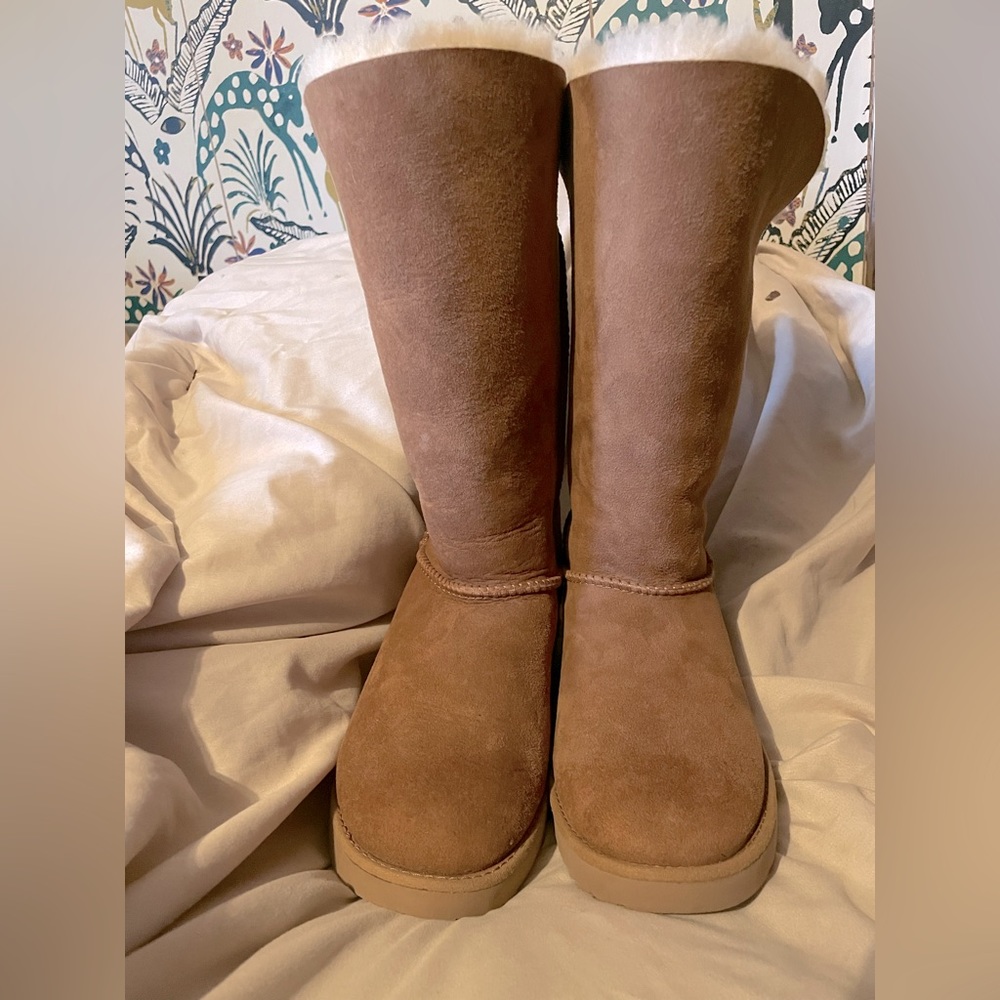 Tan Tall Uggs
